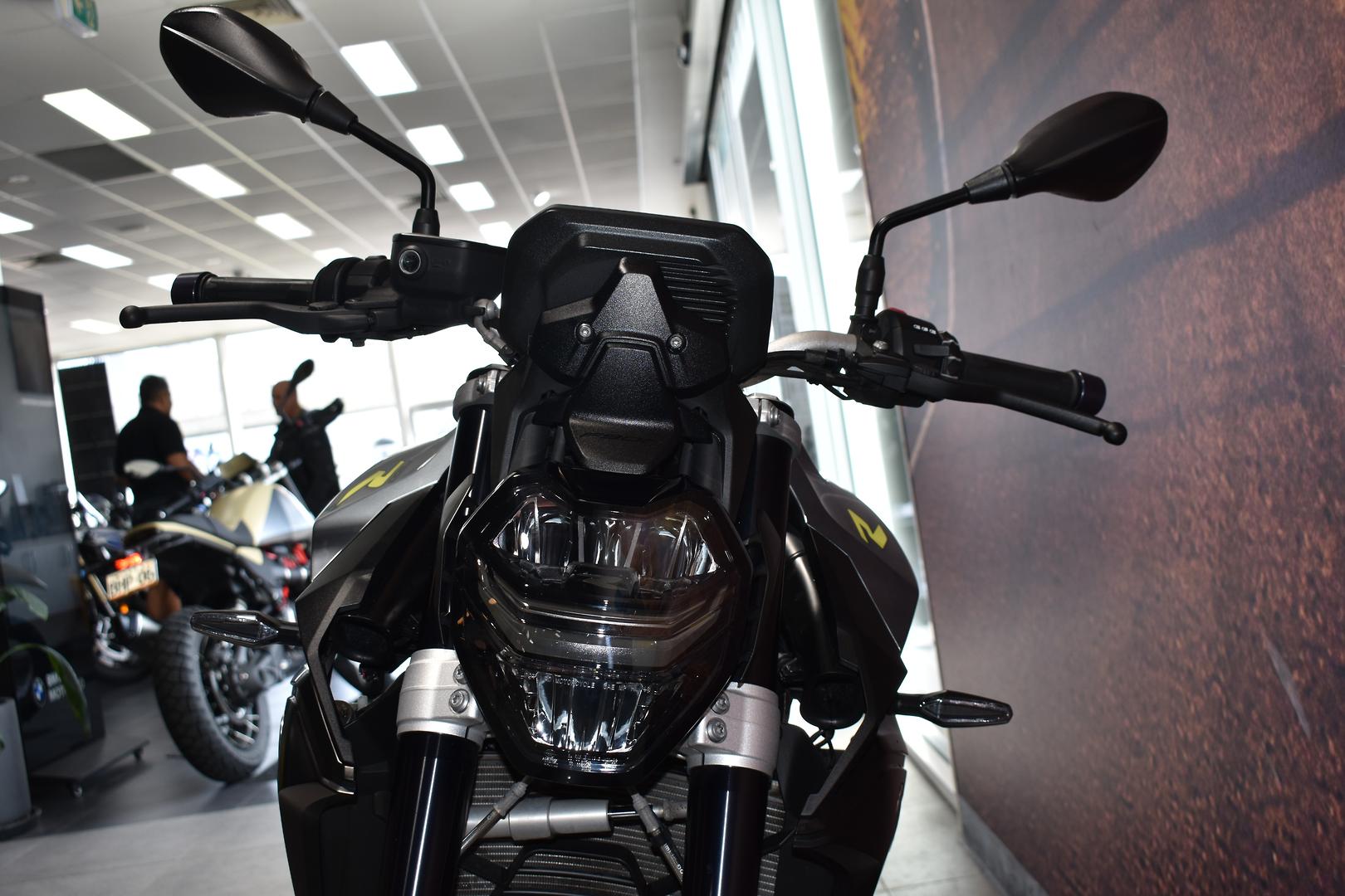 2022 BMW F 900 R ROAD