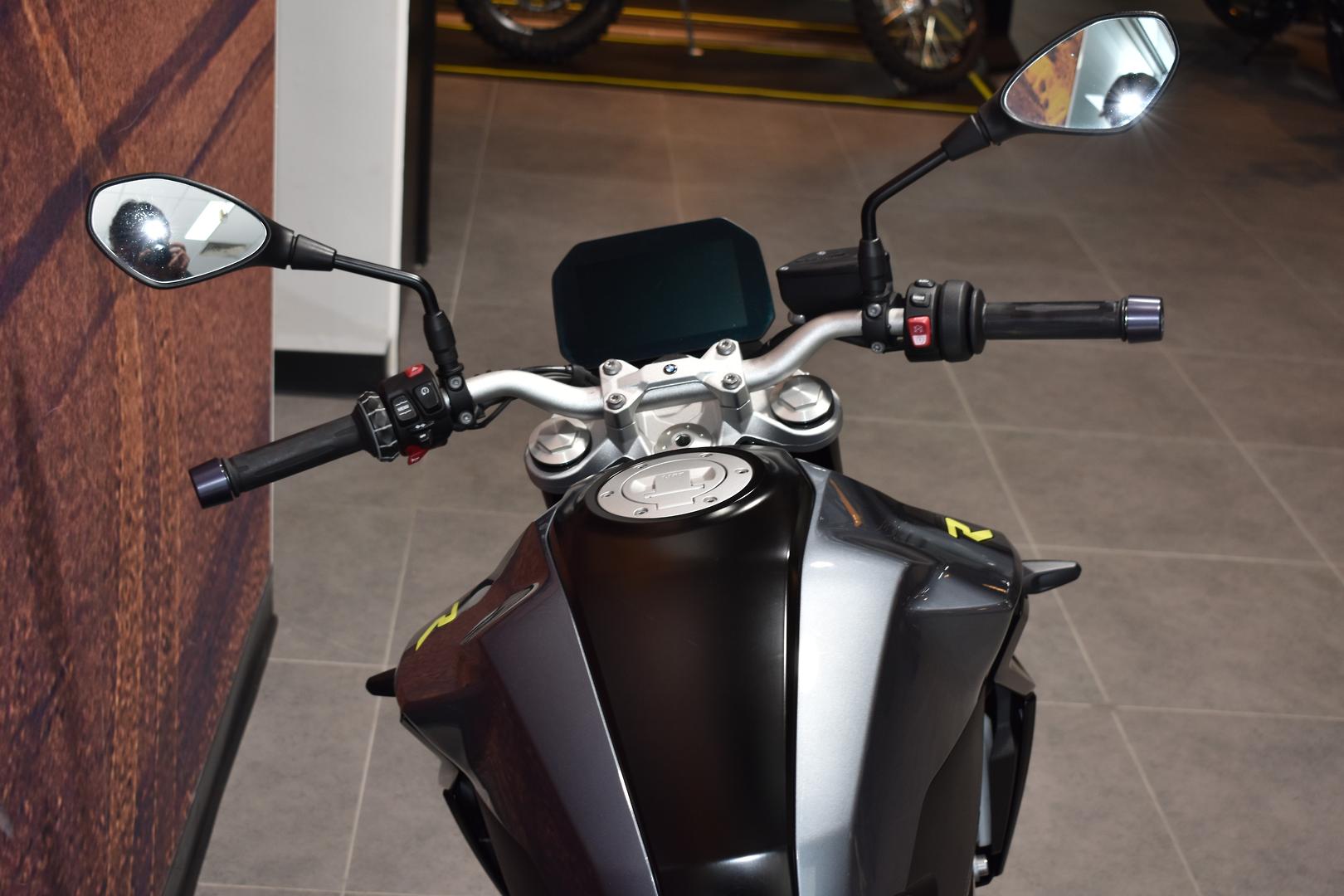 2022 BMW F 900 R ROAD