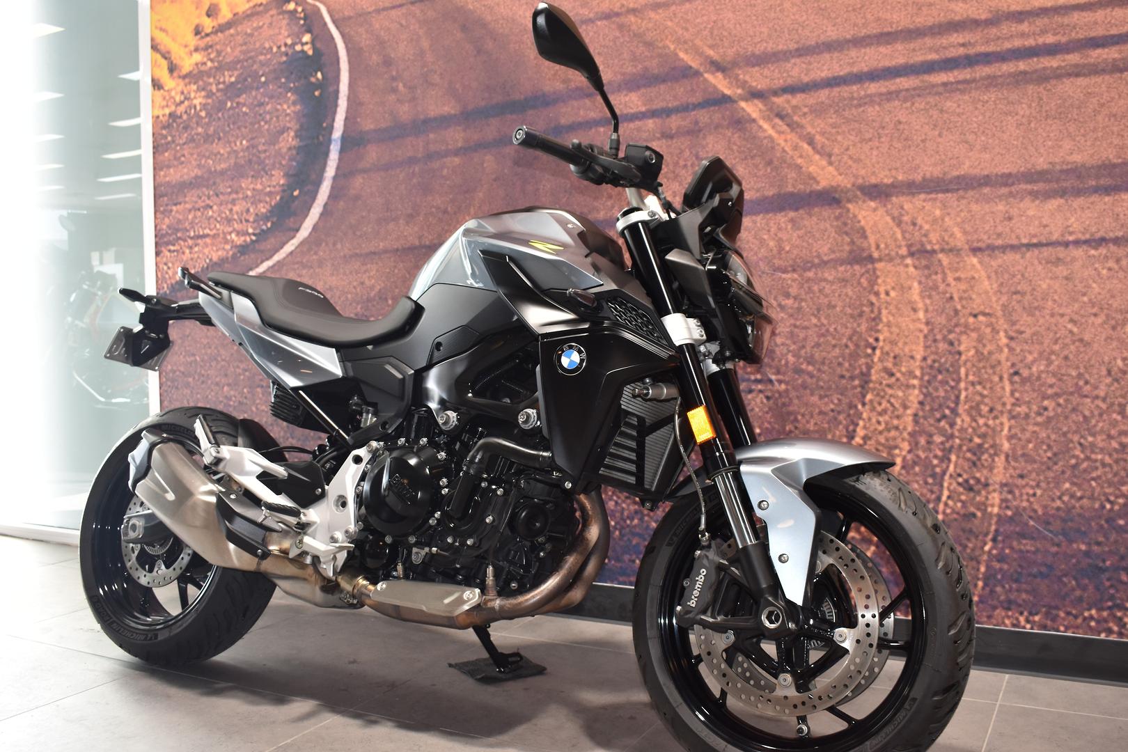 2022 BMW F 900 R ROAD