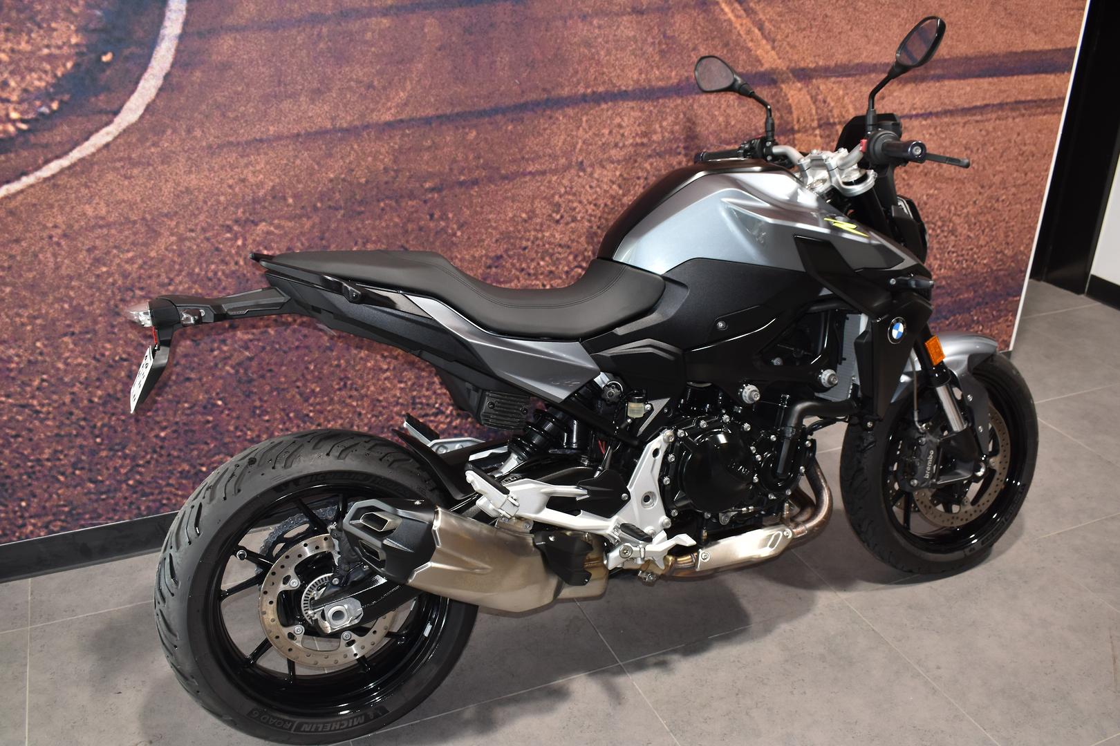 2022 BMW F 900 R ROAD