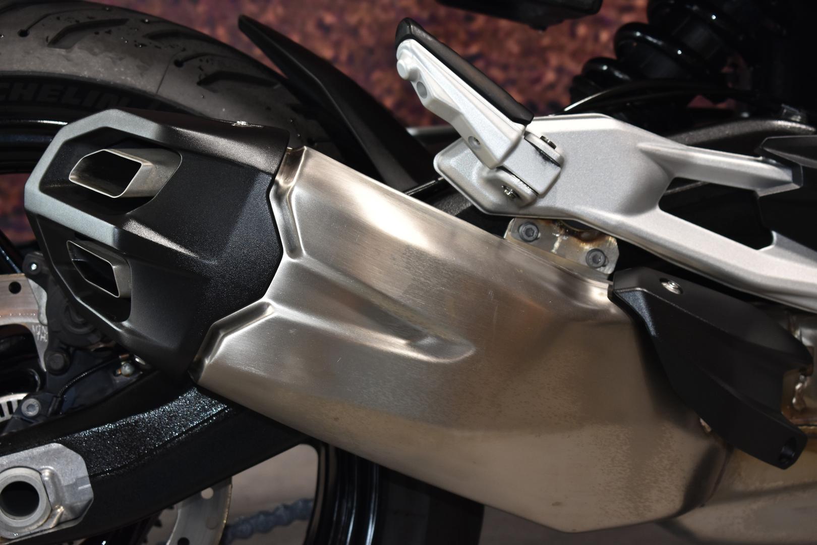 2022 BMW F 900 R ROAD