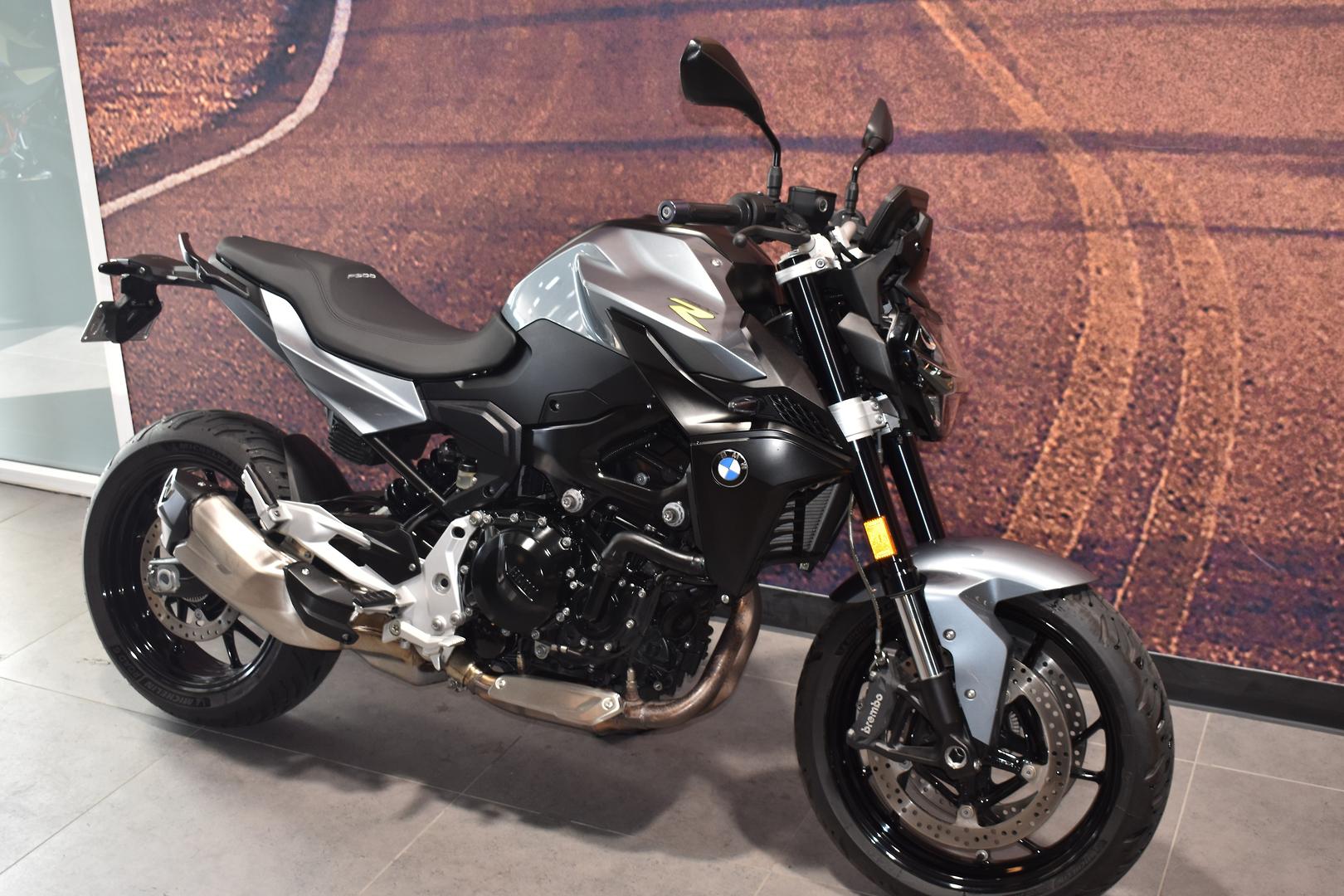 2022 BMW F 900 R ROAD