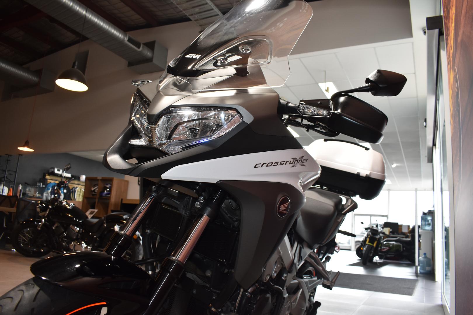 2015 HONDA VFR800X CROSSRUNNER DUAL SPORTS