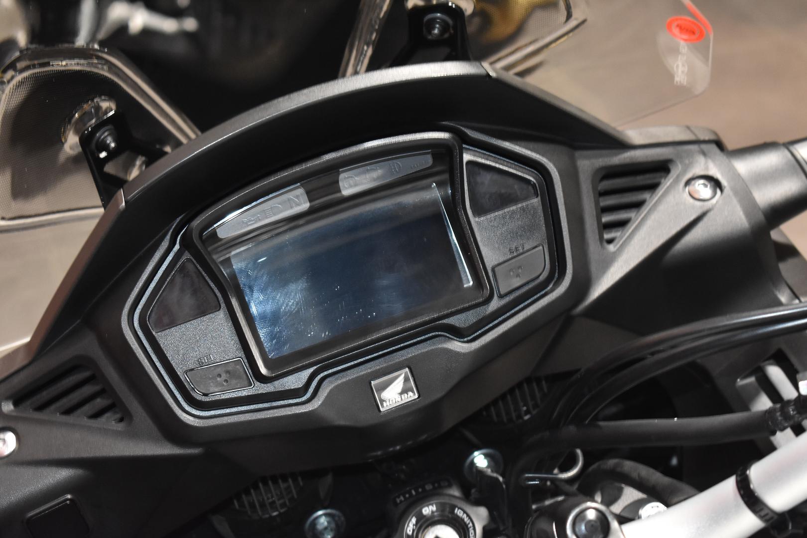 2015 HONDA VFR800X CROSSRUNNER DUAL SPORTS