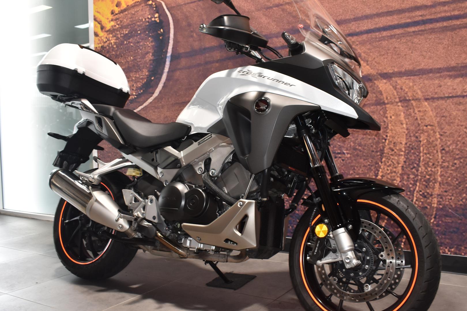 2015 HONDA VFR800X CROSSRUNNER DUAL SPORTS