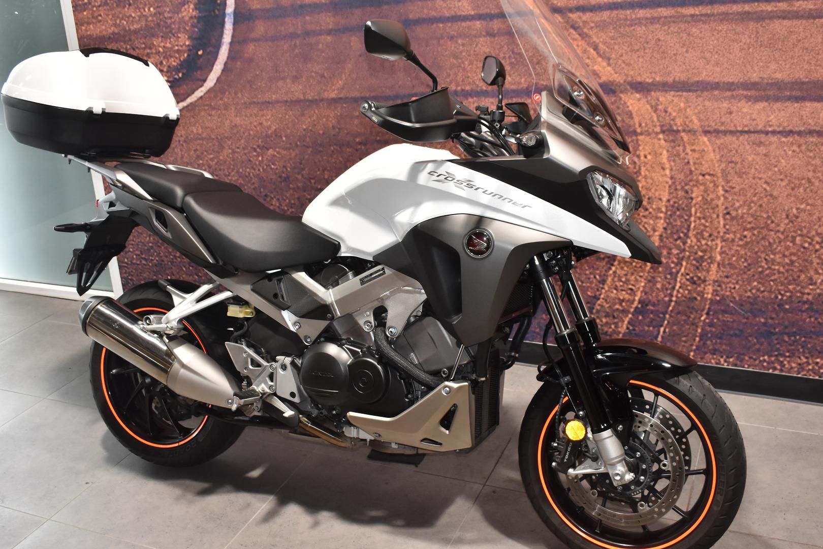 2015 HONDA VFR800X CROSSRUNNER DUAL SPORTS