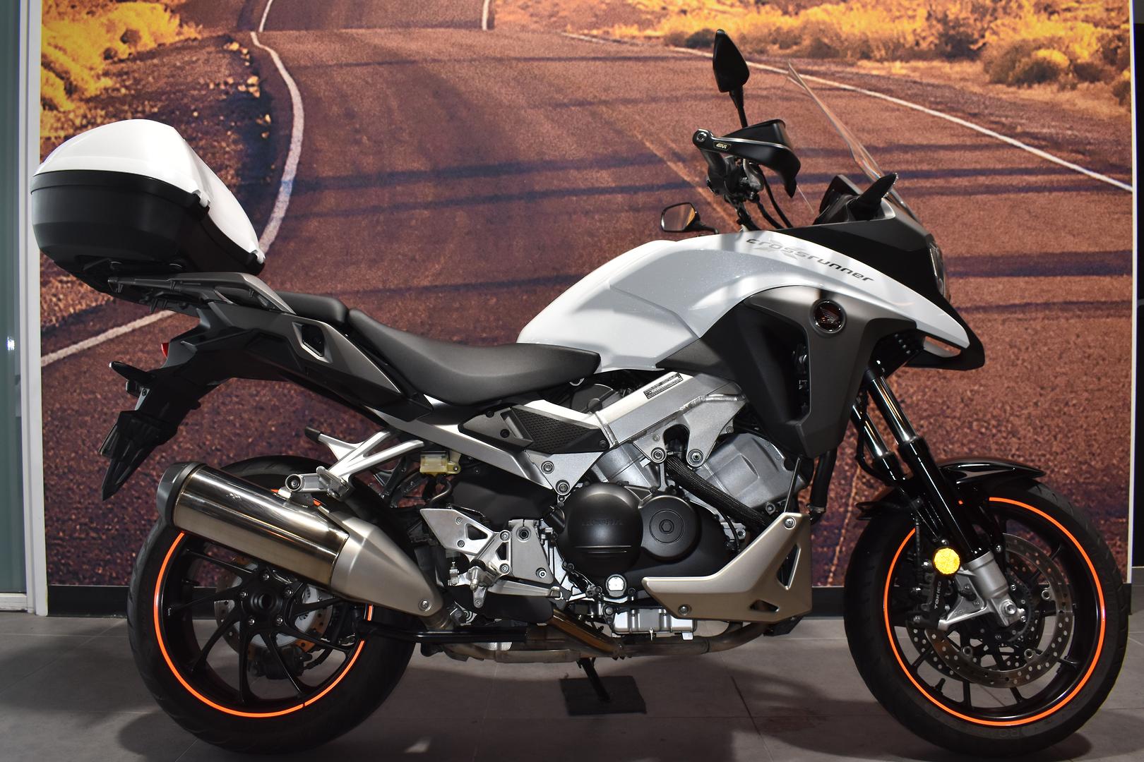 2015 HONDA VFR800X CROSSRUNNER DUAL SPORTS