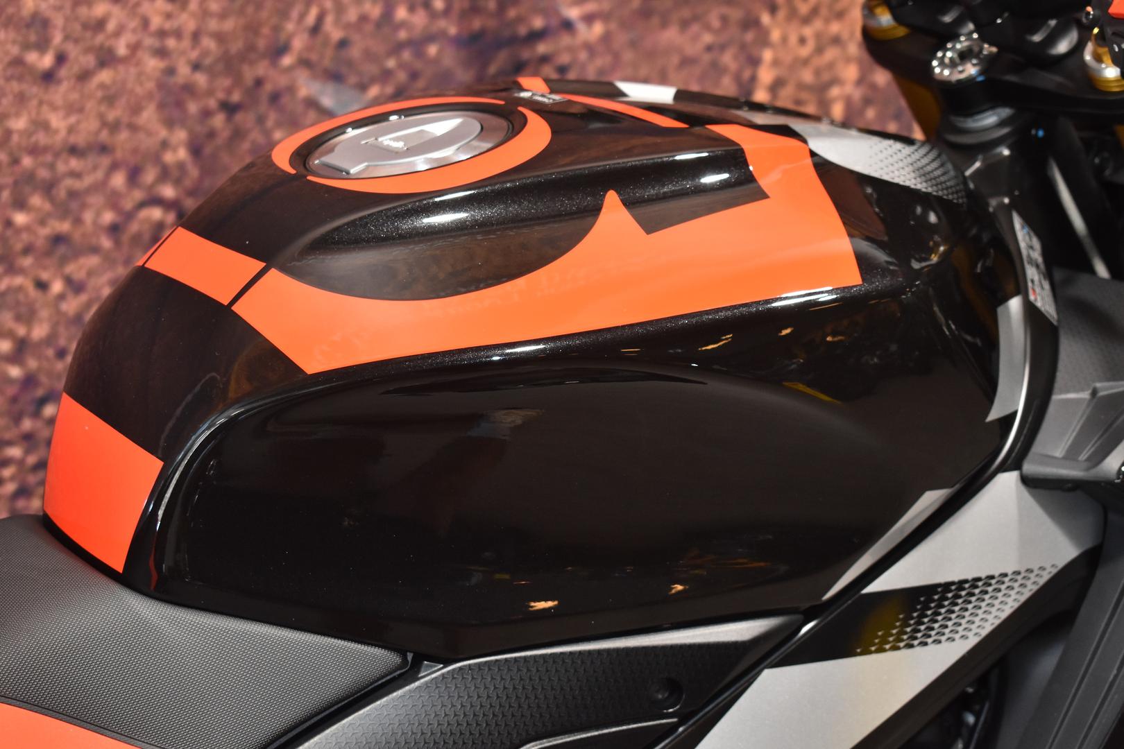 2025 APRILIA TUONO V4 FACTORY SPORTS