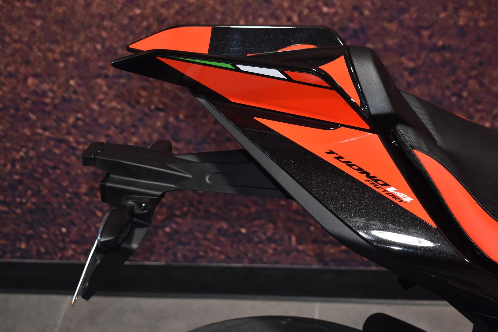 2025 APRILIA TUONO V4 FACTORY SPORTS