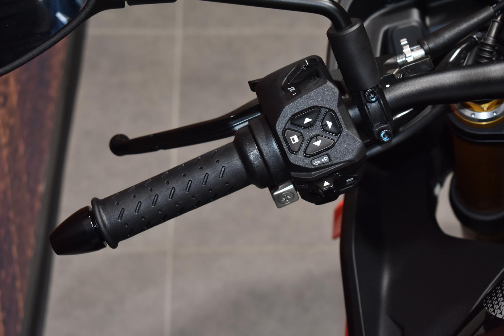 2025 APRILIA TUONO V4 FACTORY SPORTS