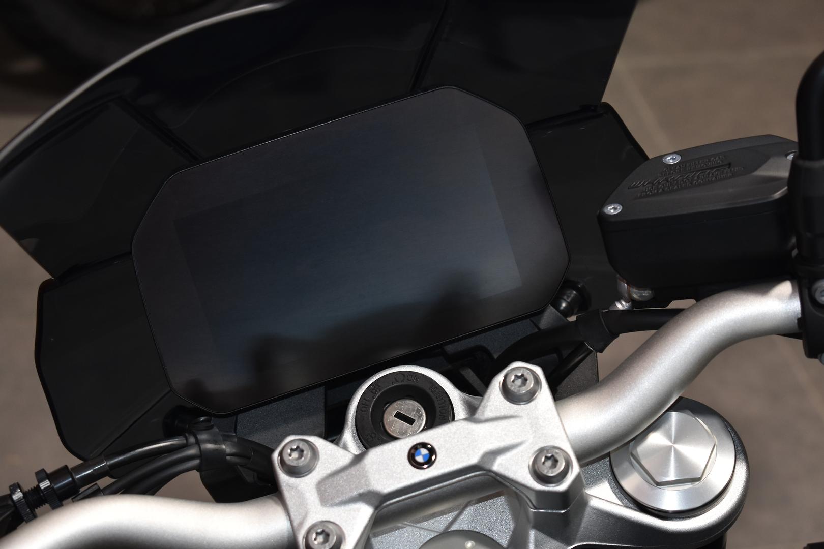 2023 BMW F 900 R ROAD