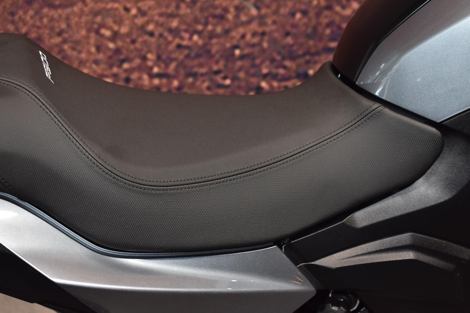 2023 BMW F 900 R ROAD
