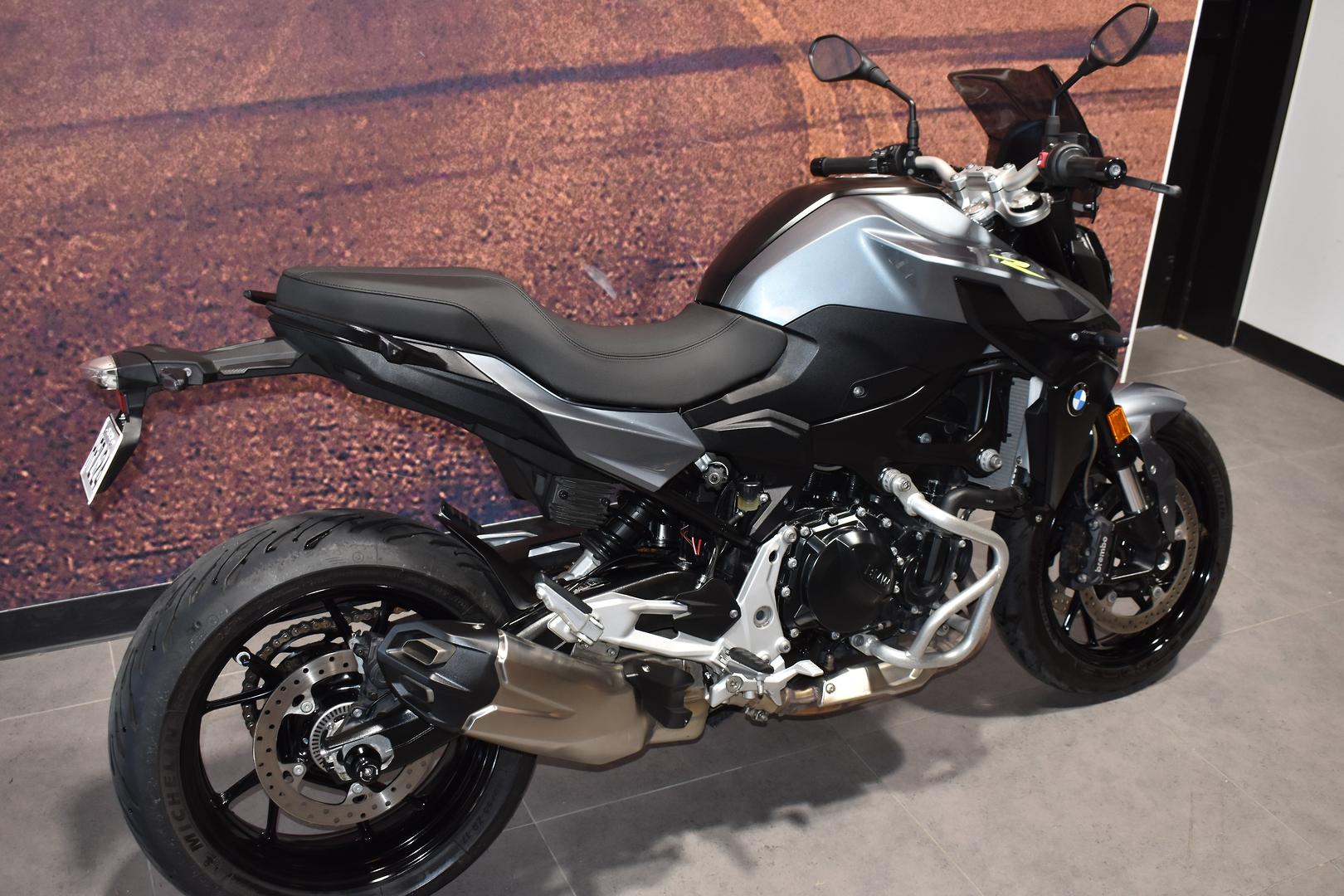 2023 BMW F 900 R ROAD