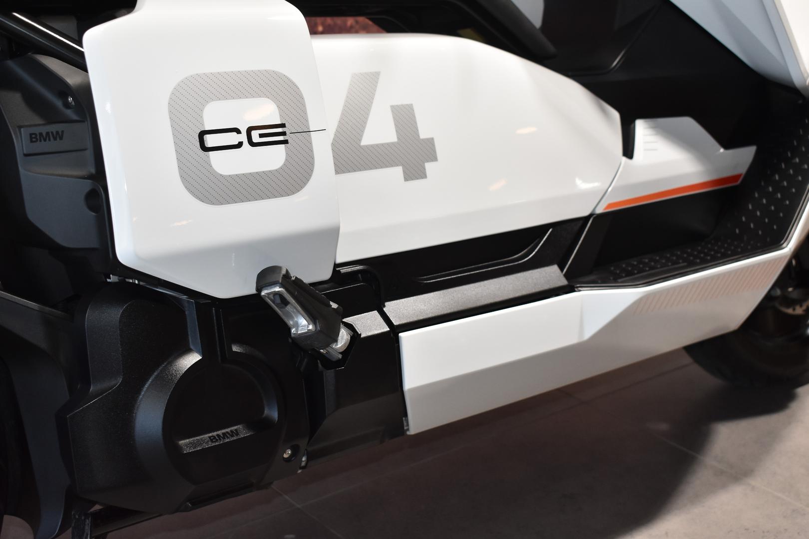 2024 BMW CE 04 SCOOTER