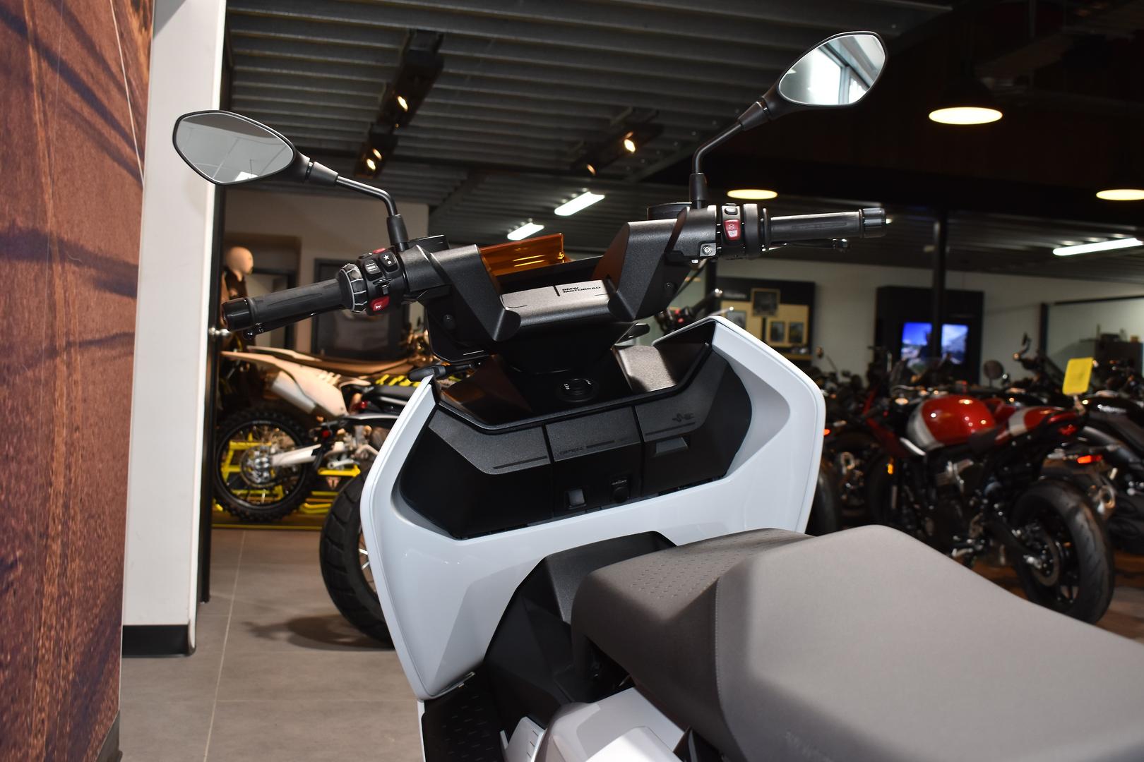 2024 BMW CE 04 SCOOTER