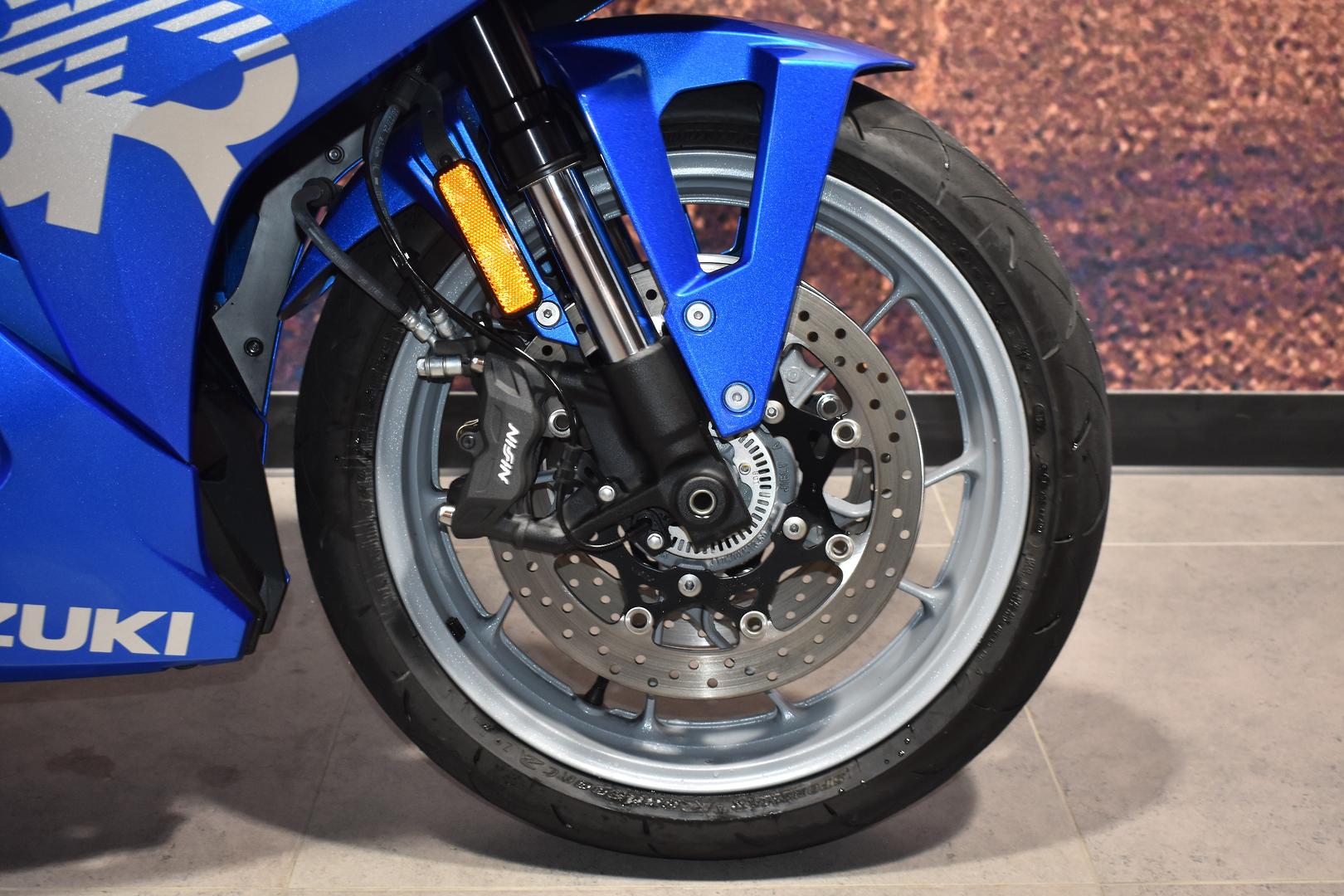 2025 SUZUKI GSX-8R ROAD