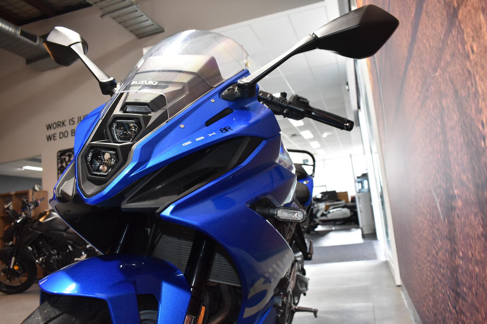 2025 SUZUKI GSX-8R ROAD