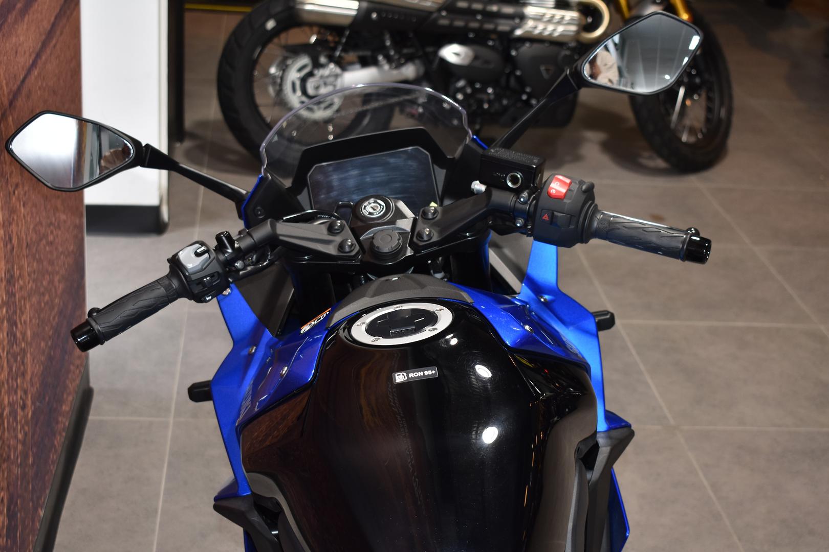 2025 SUZUKI GSX-8R ROAD