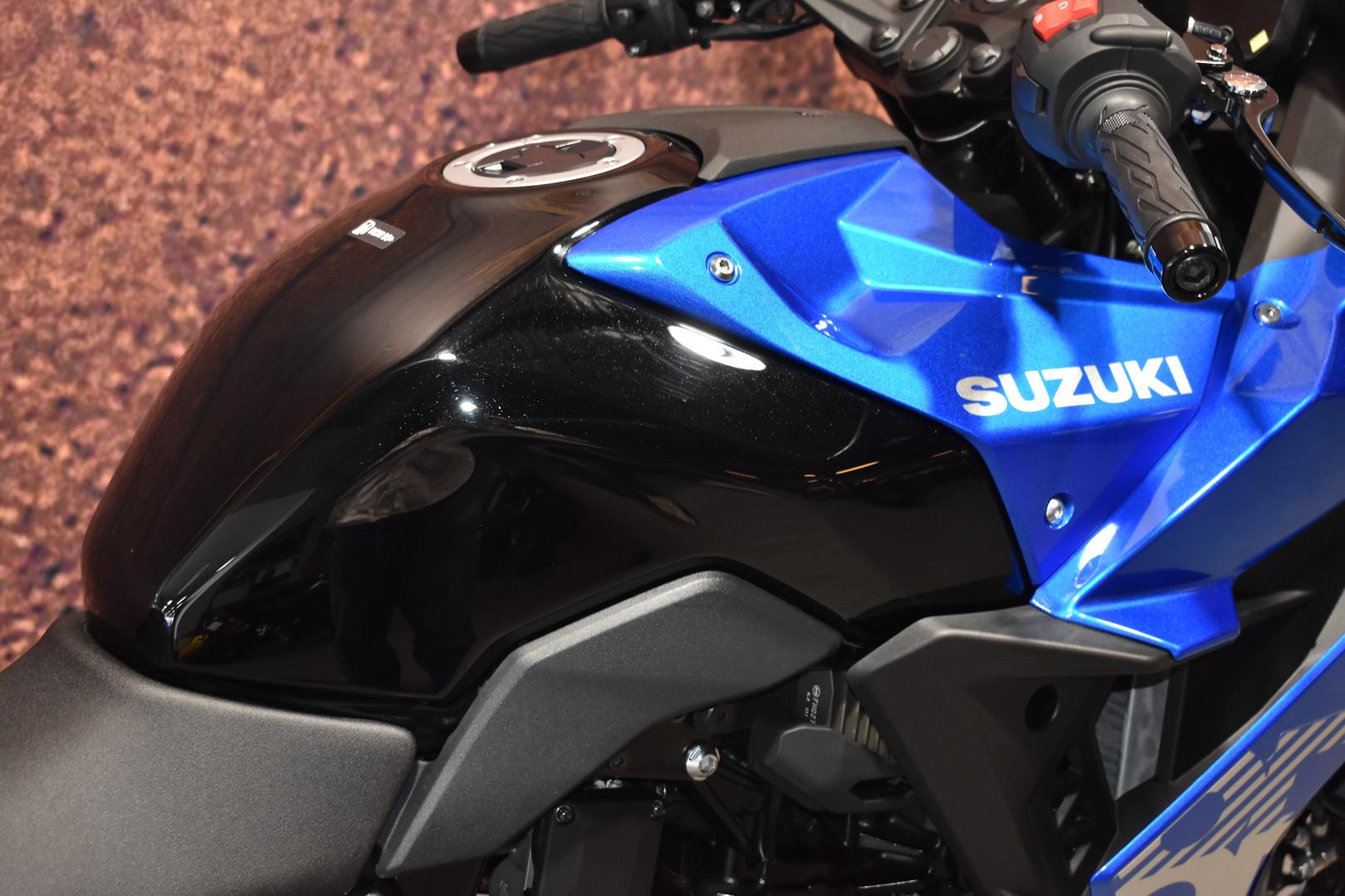 2025 SUZUKI GSX-8R ROAD