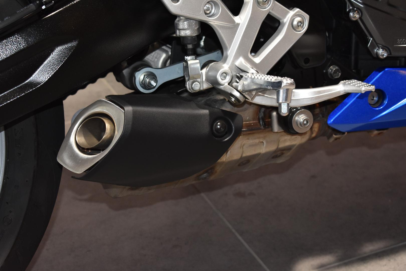 2025 SUZUKI GSX-8R ROAD