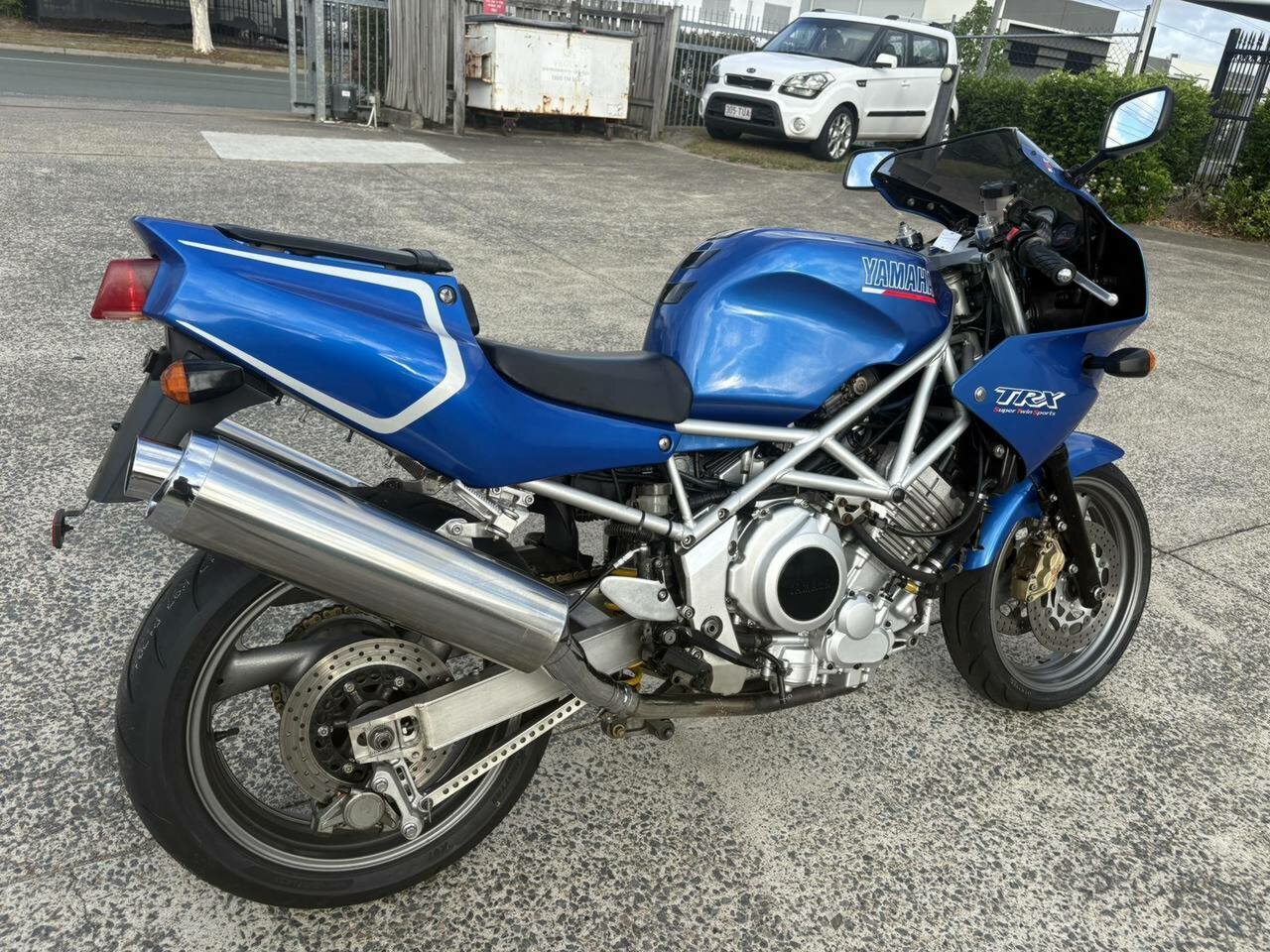 2000 YAMAHA TRX850 SPORTS