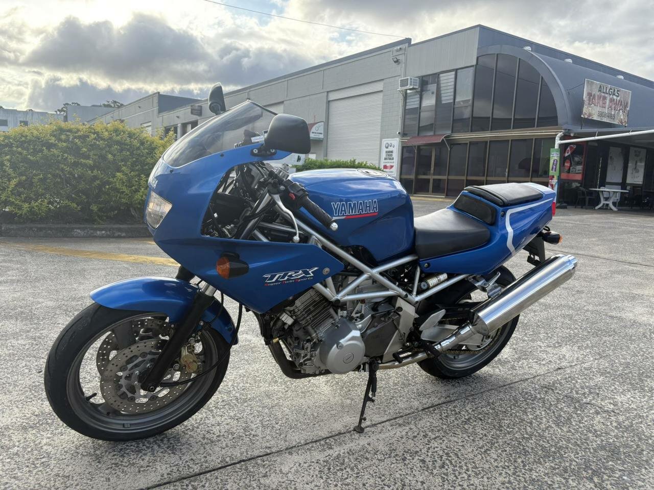 2000 YAMAHA TRX850 SPORTS