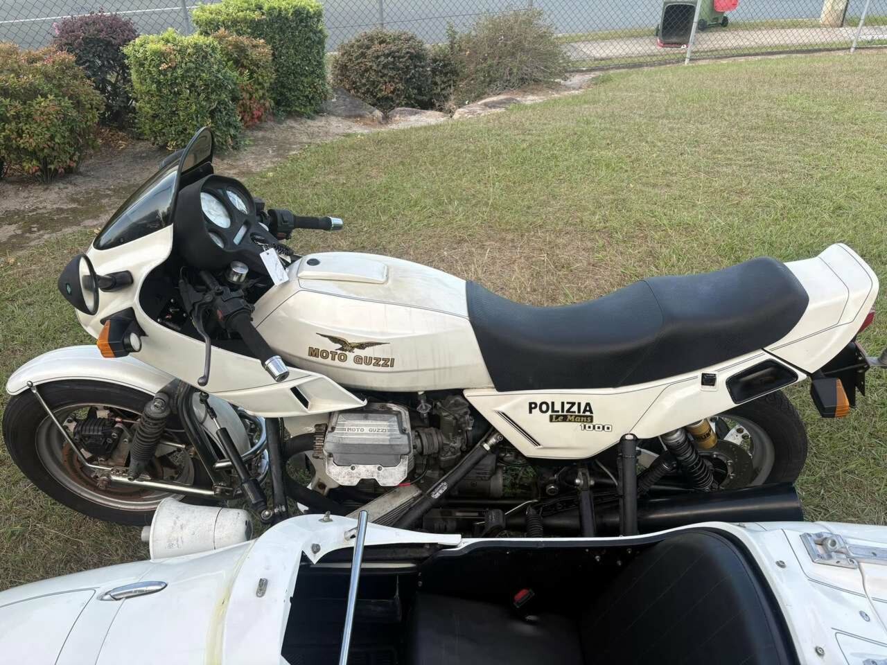 1988 MOTO GUZZI 1000 LE MANS SPORTS OUTFIT