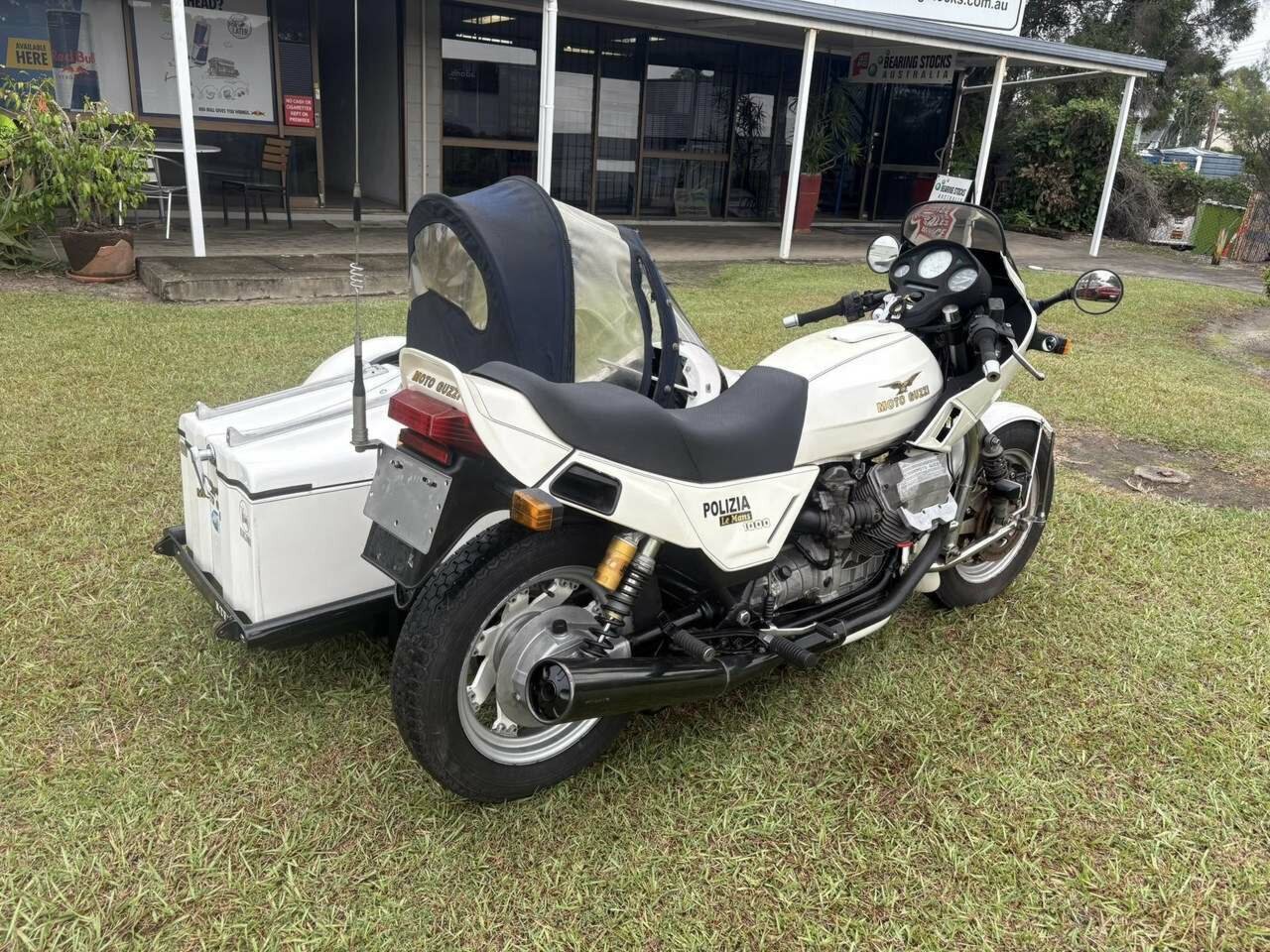 1988 MOTO GUZZI 1000 LE MANS SPORTS OUTFIT