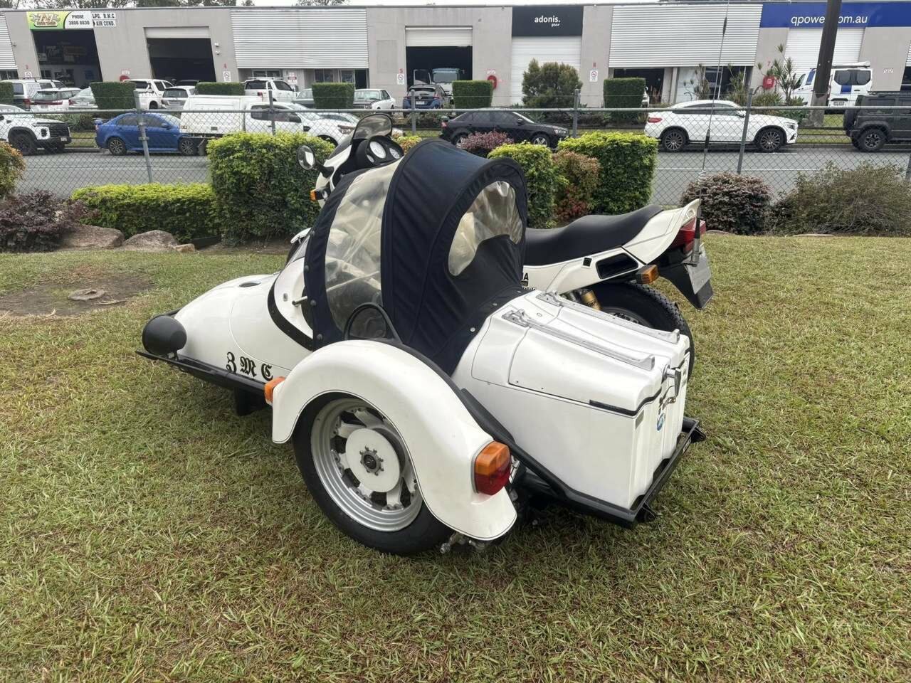 1988 MOTO GUZZI 1000 LE MANS SPORTS OUTFIT