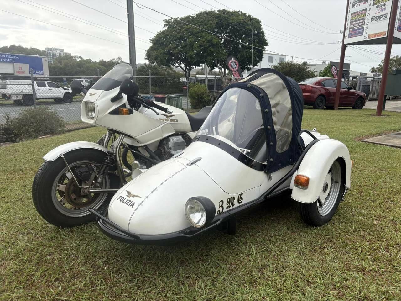 1988 MOTO GUZZI 1000 LE MANS SPORTS OUTFIT