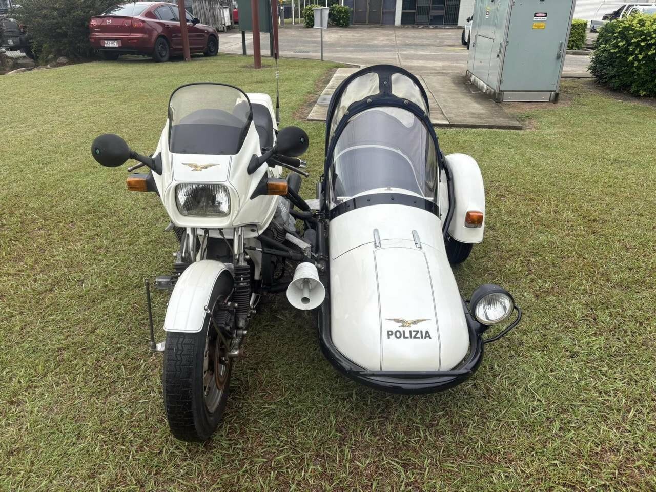 1988 MOTO GUZZI 1000 LE MANS SPORTS OUTFIT