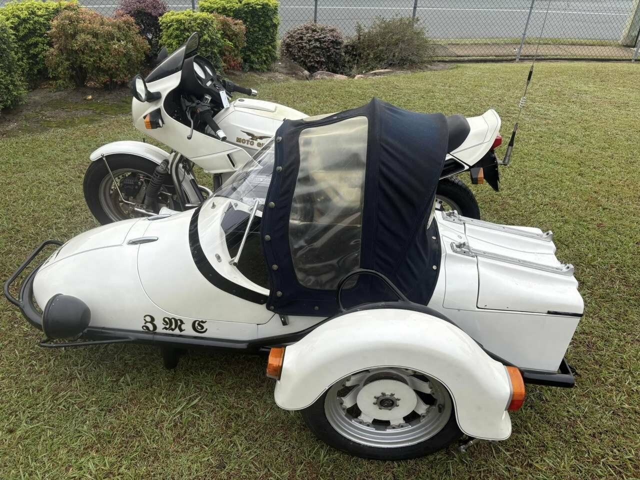 1988 MOTO GUZZI 1000 LE MANS SPORTS OUTFIT