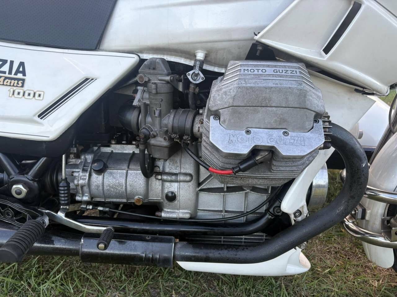 1988 MOTO GUZZI 1000 LE MANS SPORTS OUTFIT