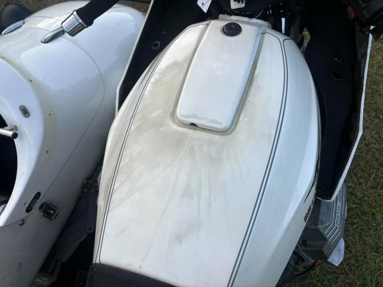1988 MOTO GUZZI 1000 LE MANS SPORTS OUTFIT
