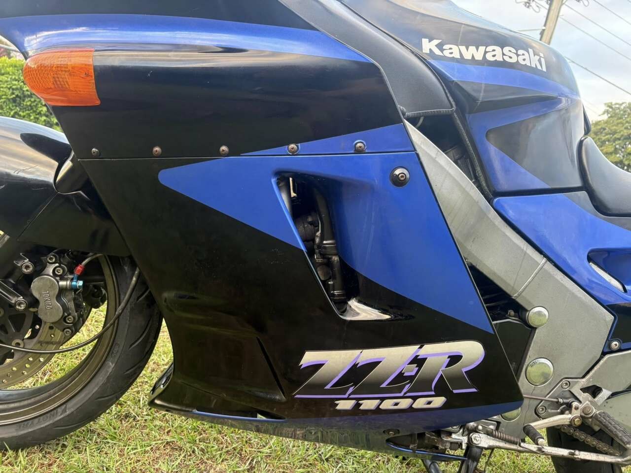 1990 KAWASAKI ZZ-R1100 (ZX1100) ROAD