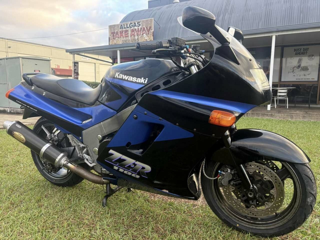 1990 KAWASAKI ZZ-R1100 (ZX1100) ROAD