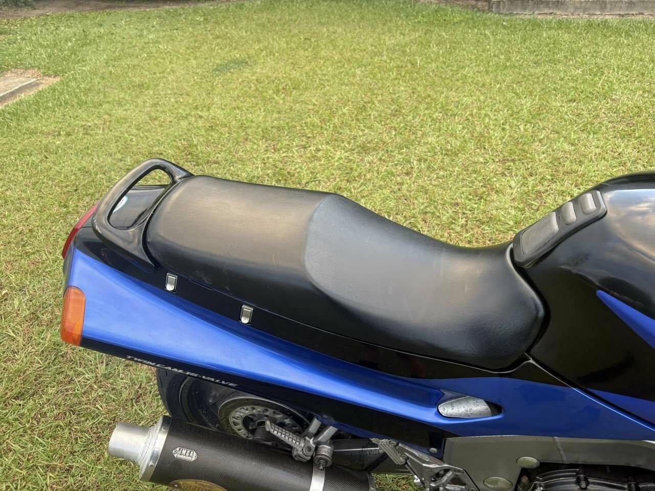 1990 KAWASAKI ZZ-R1100 (ZX1100) ROAD