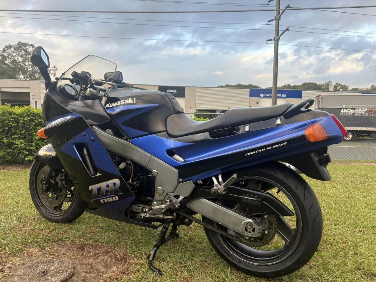 1990 KAWASAKI ZZ-R1100 (ZX1100) ROAD
