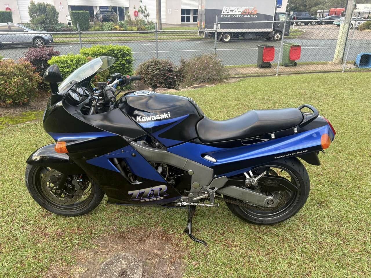 1990 KAWASAKI ZZ-R1100 (ZX1100) ROAD