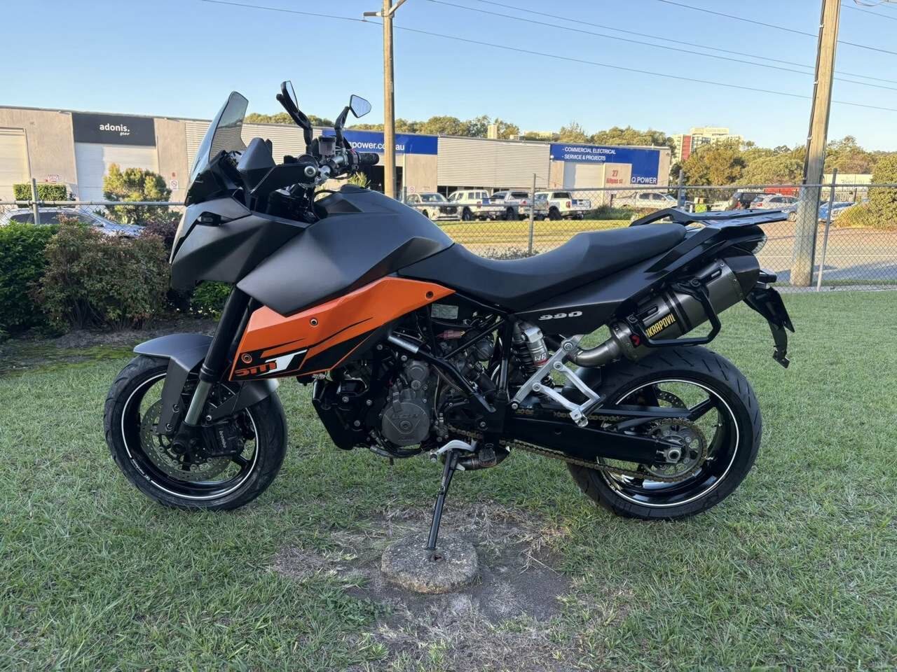 2009 KTM 990 SUPERMOTO T ROAD