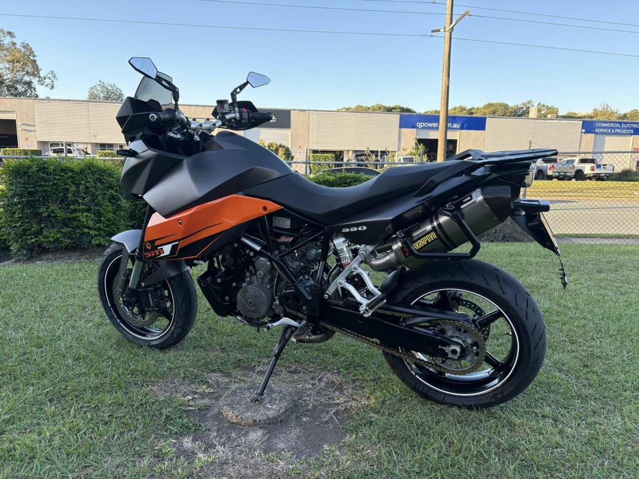 2009 KTM 990 SUPERMOTO T ROAD