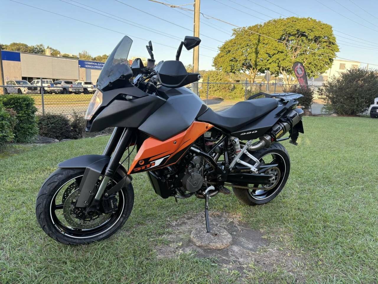 2009 KTM 990 SUPERMOTO T ROAD