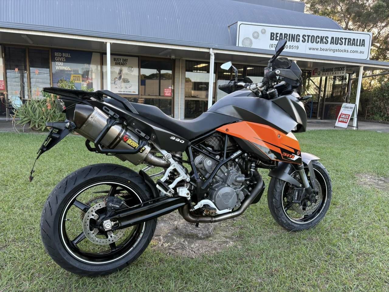 2009 KTM 990 SUPERMOTO T ROAD