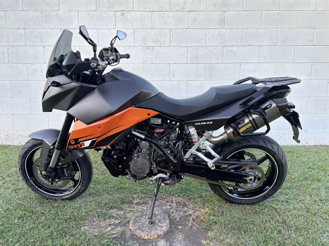 2009 KTM 990 SUPERMOTO T ROAD
