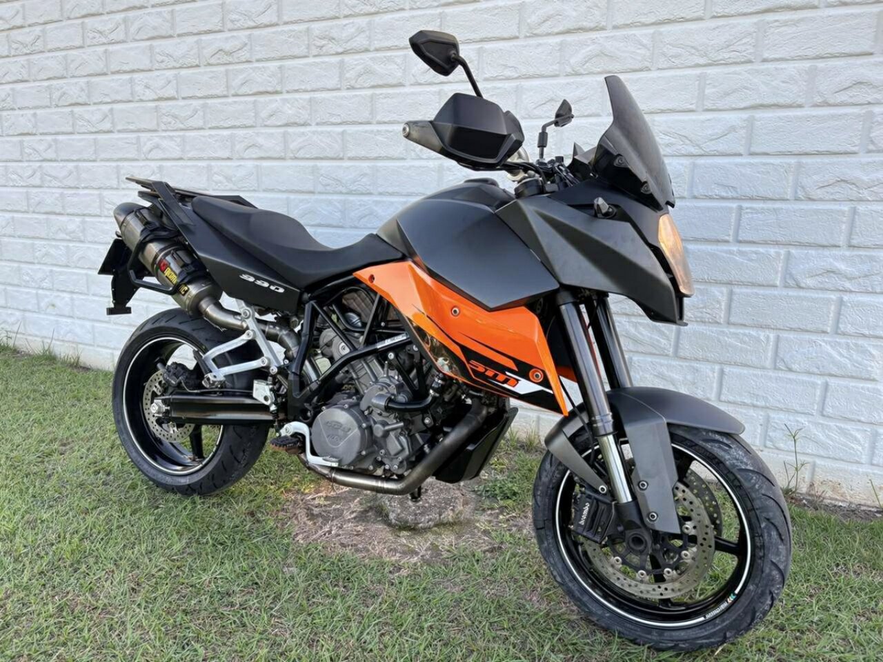 2009 KTM 990 SUPERMOTO T ROAD