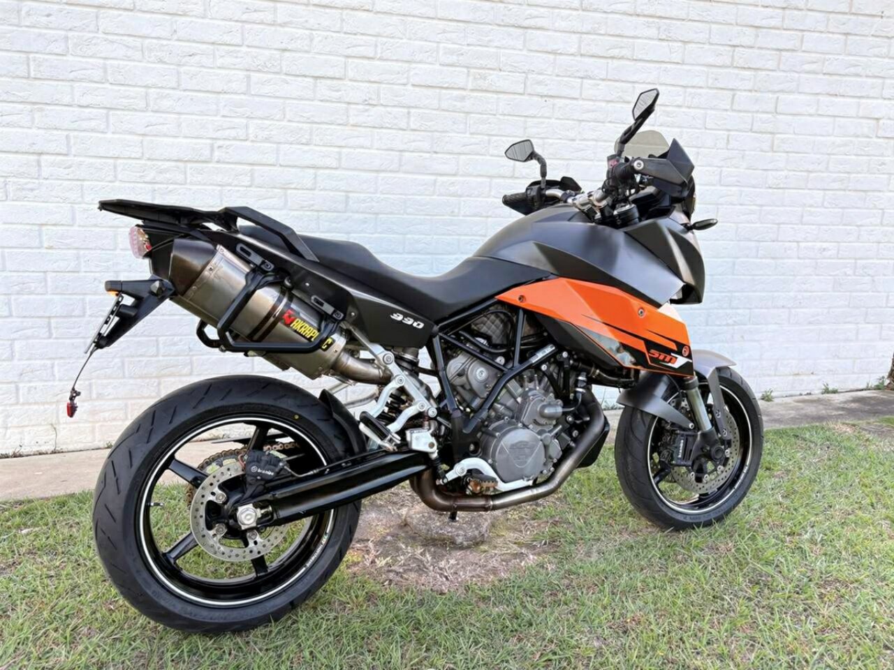 2009 KTM 990 SUPERMOTO T ROAD