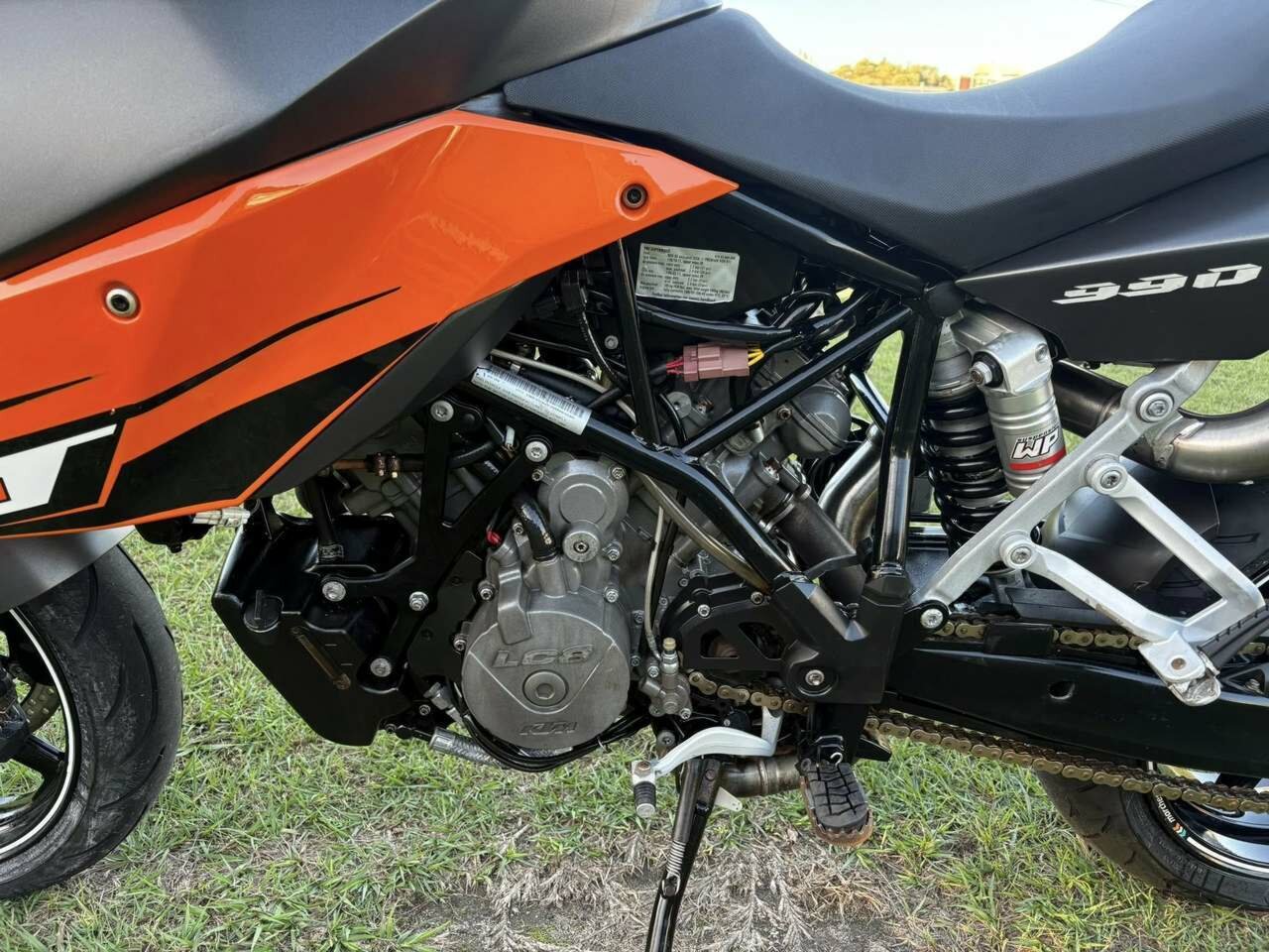 2009 KTM 990 SUPERMOTO T ROAD