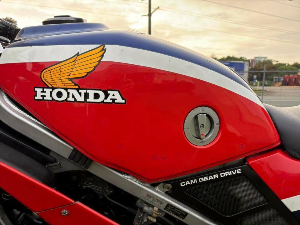 1985 HONDA VF1000R ROAD