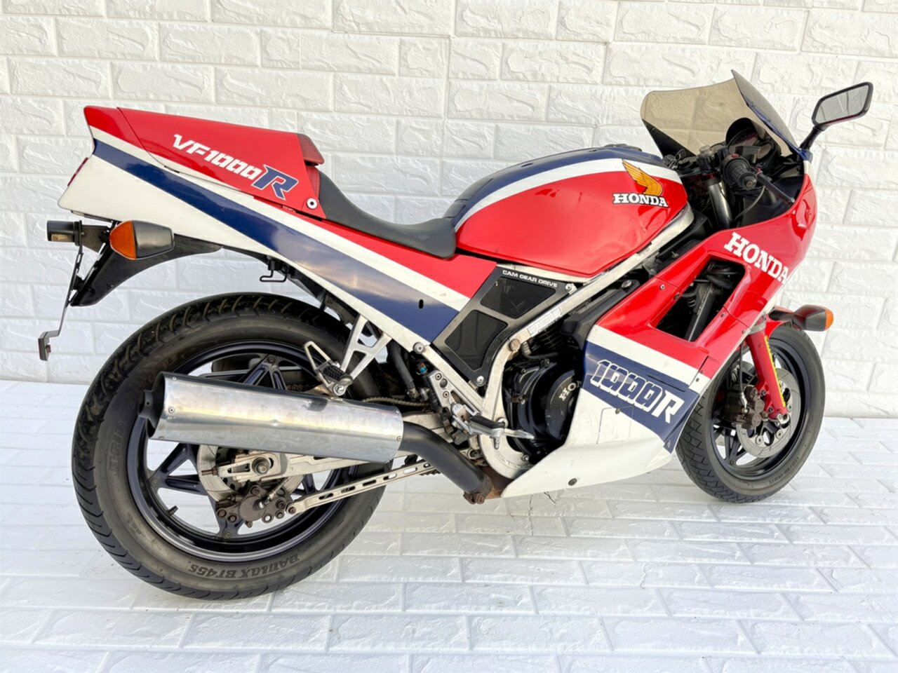 1985 HONDA VF1000R ROAD