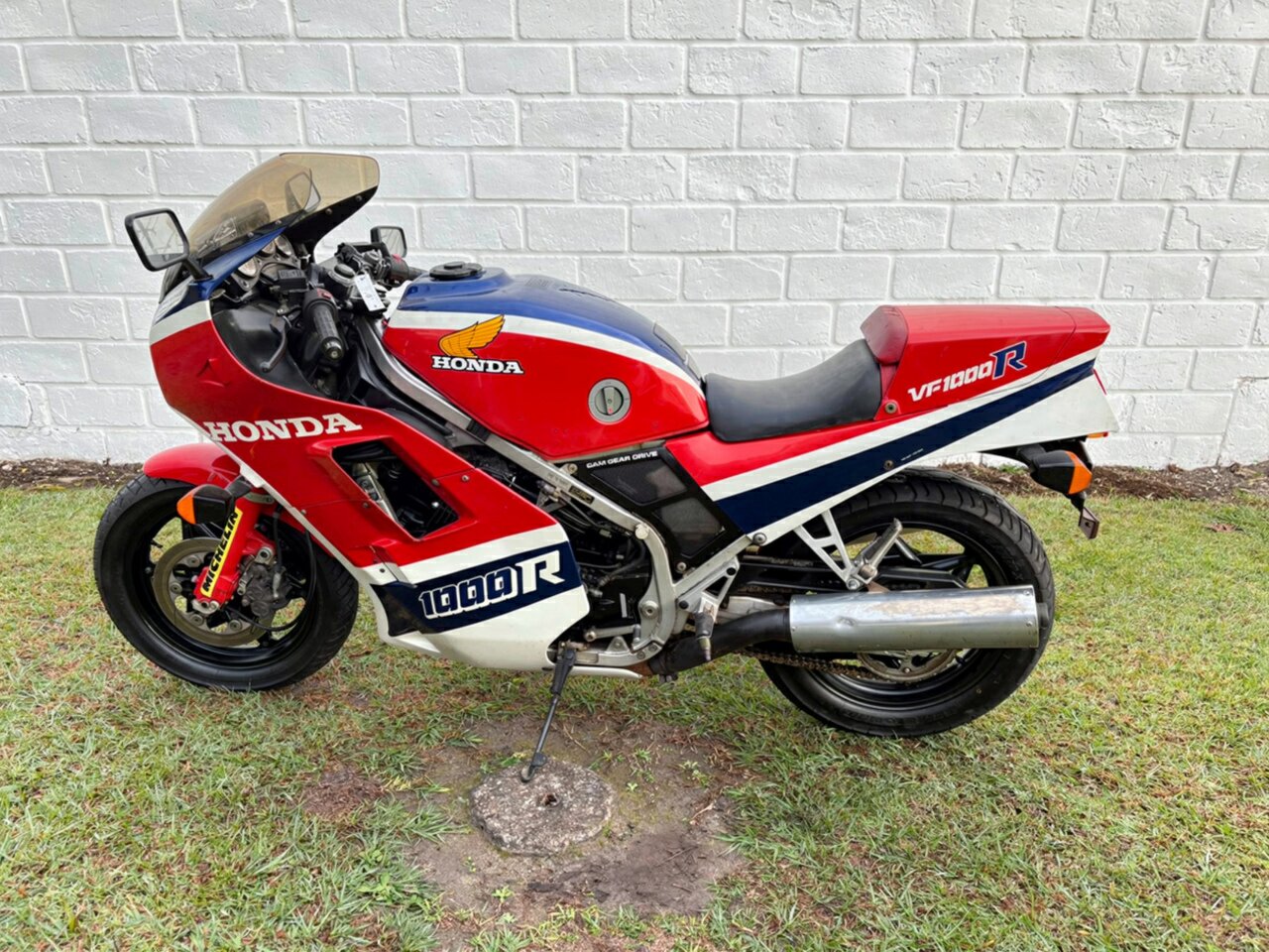1985 HONDA VF1000R ROAD